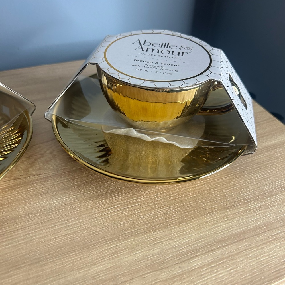 NIB Abeleilles Amour Gold Teacup and Saucer Set (Sold as a Set of Two)